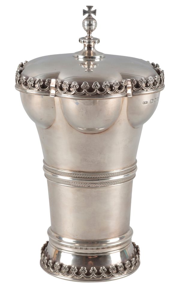 A GEORGE V SILVER CIBORIUM