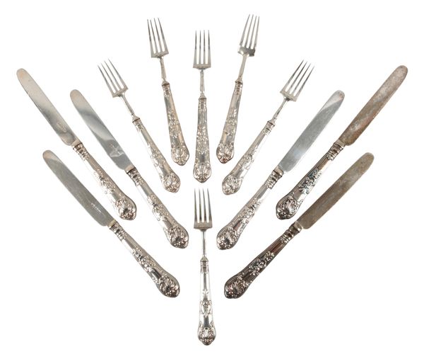 A SET OF SIX GEORGE IV SILVER KINGS PATTERN FRUIT FORKS AND SIX KNIVES