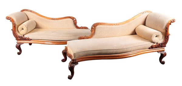 A PAIR OF WILLIAM IV ROSEWOOD CHAISES LOUNGES