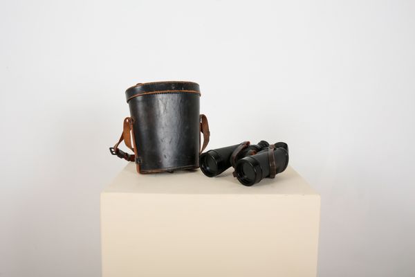 A PAIR OF BAUSCH & LOMB US NAVY MARK 28 BINOCULARS