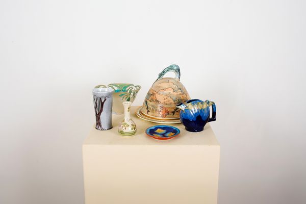 A PORT ISAAC POTTERY CHEESE DISH AND COVER