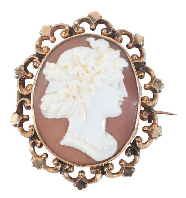A CAMEO BROOCH