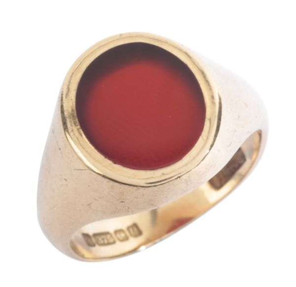 A CARNELIAN SIGNET RING