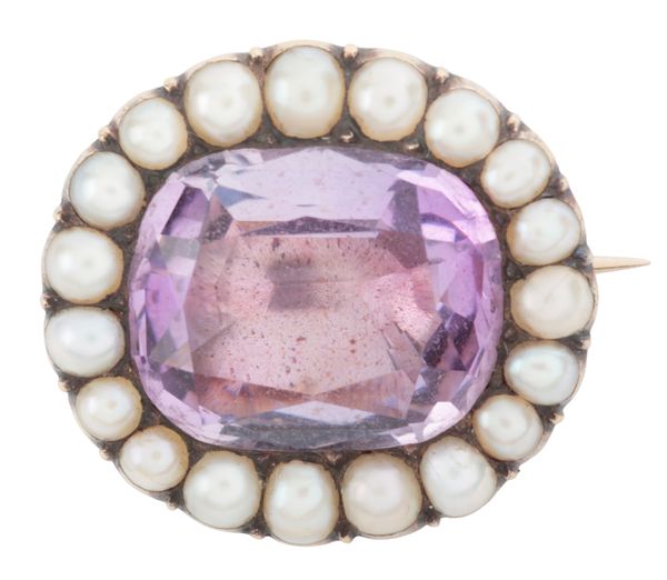 AN ANTIQUE AMETHYST AND PEARL BROOCH