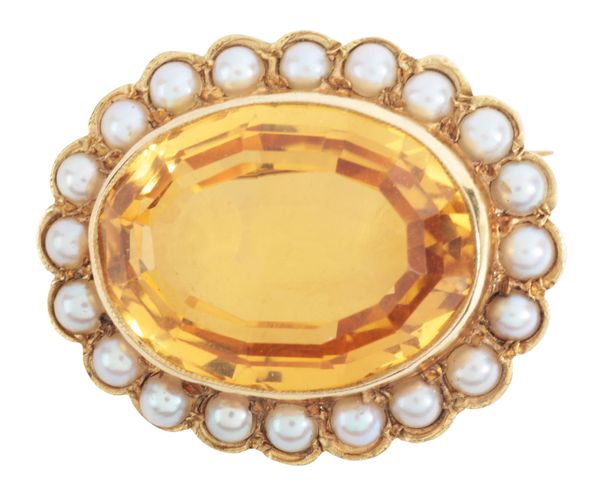 A VINTAGE CITRINE AND PEARL CLUSTER BROOCH