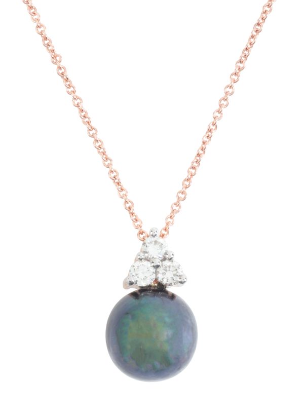 A PEARL AND DIAMOND PENDANT NECKLACE