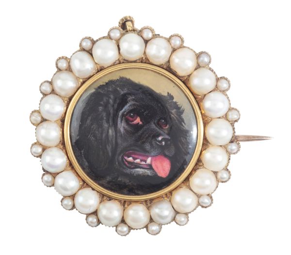 AN ANTIQUE ENAMELLED BROOCH / PENDANT