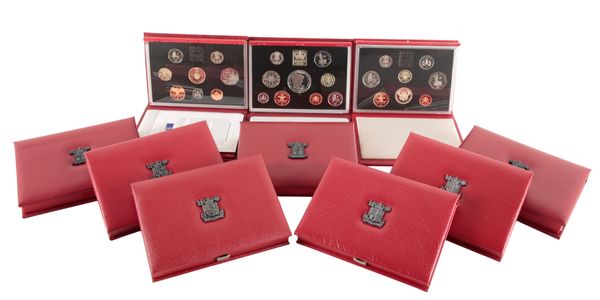 THE ROYAL MINT: A 1999 DELUXE PROOF SET "LAST COINS OF TWENTIETH CENTURY"