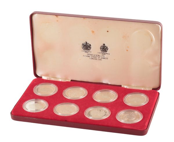 SPINK & SON LTD, LONDON: A 1977 QUEEN'S SILVER JUBILEE EIGHT PIECE SILVER CROWN SET