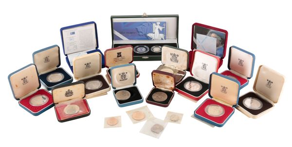 THE ROYAL MINT: A 2001 BRITANNIA SILVER COIN SET