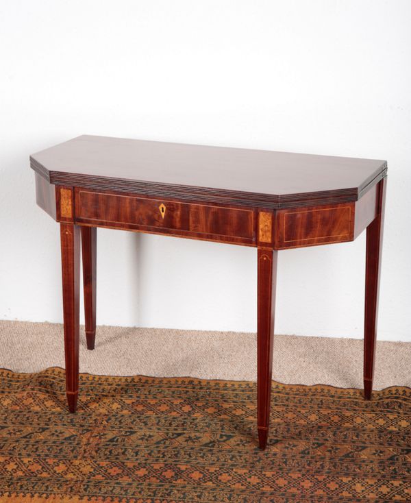 A GEORGE III MAHOGANY OCTAGONAL TEA TABLE