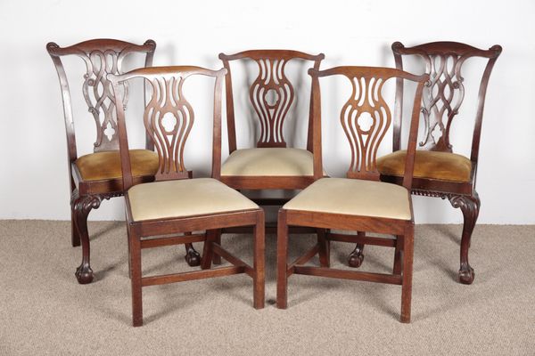 A PAIR OF GEORGE III CHIPPENDALE STYLE SIDE CHAIRS