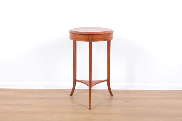 AN EDWARDIAN MAHOGANY OCCASIONAL TABLE