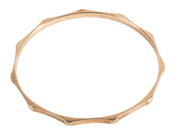 A 9CT GOLD BANGLE