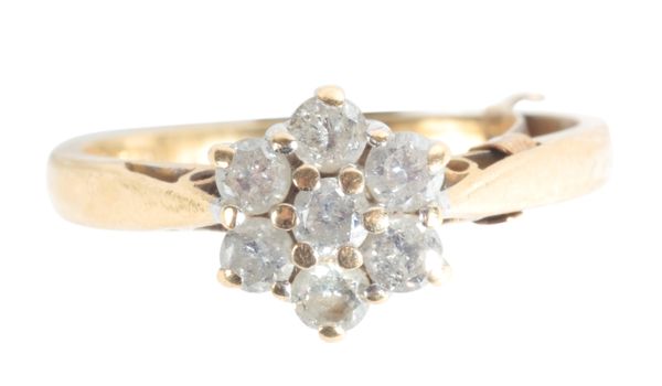 A DIAMOND FLOWERHEAD RING