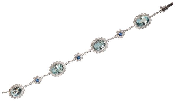 AN AQUAMARINE, SAPPHIRE AND DIAMOND BRACELET