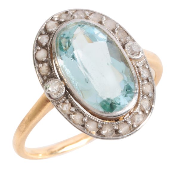 AN AQUAMARINE AND DIAMOND CLUSTER RING