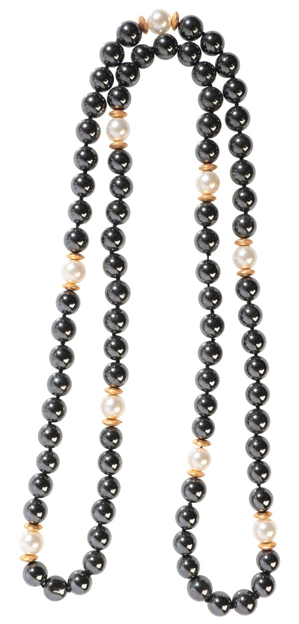 A HAEMATITE AND PEARL NECKLACE