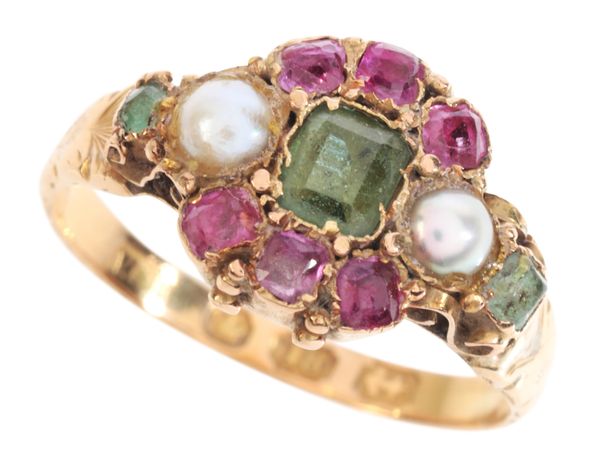 AN ANTIQUE GEM-SET CLUSTER RING