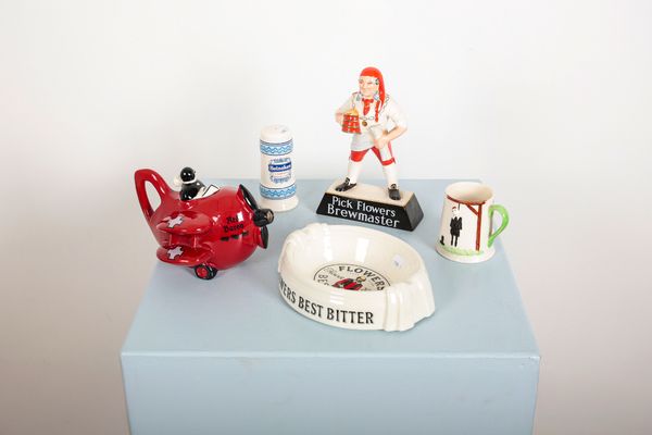 A COLLECTION OF CARLTON WARE CERAMICS