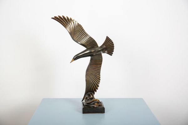 AN ART DECO BRONZE SEAGULL IN FLIGHT