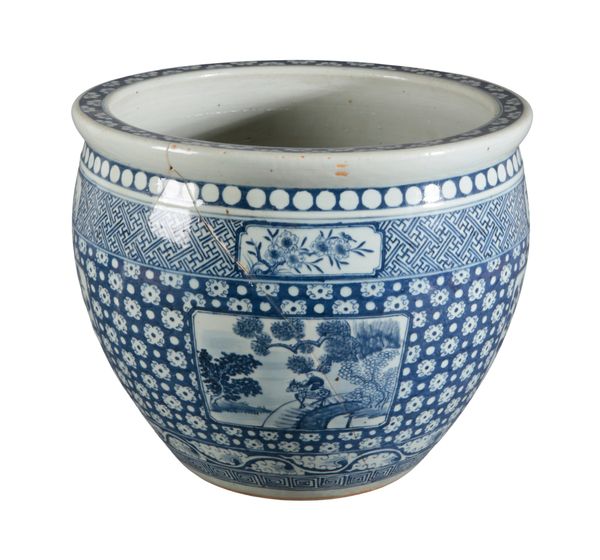 A CHINESE PORCELAIN BLUE AND WHITE FISH BOWL