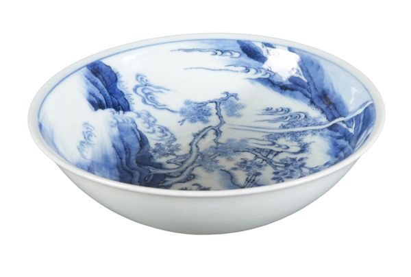 A CHINESE PORCELAIN BLUE AND WHITE BOWL