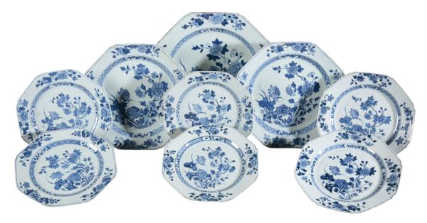 A CHINESE EXPORT PORCELAIN BLUE AND WHITE PART SERVICE