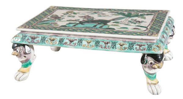 A CHINESE PORCELAIN FAMILLE VERTE TABLE