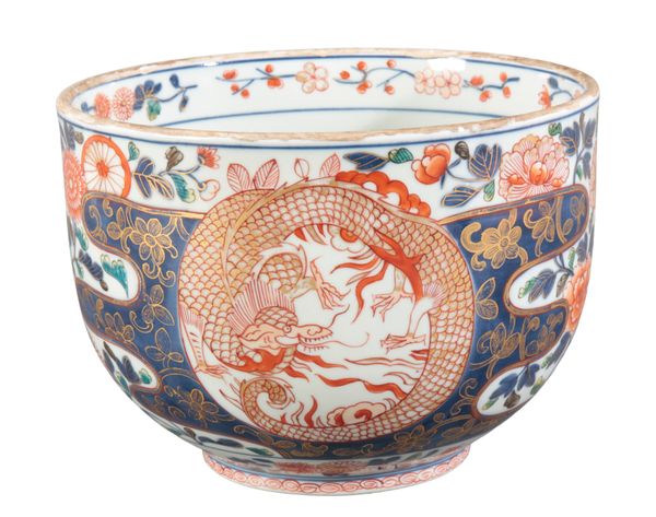 A JAPANESE PORCELAIN JARDINIERE