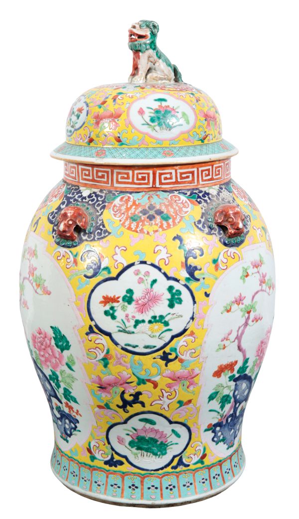 A LARGE CHINESE PORCELAIN YELLOW GROUND FAMILLE ROSE VASE AND COVER