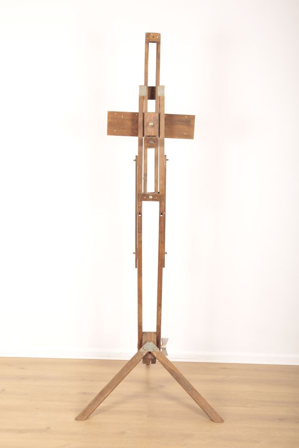 A 'DAYLER-RONEY, BRACKNELL' BEECHWOOD ARTIST'S ADJUSTABLE EASEL