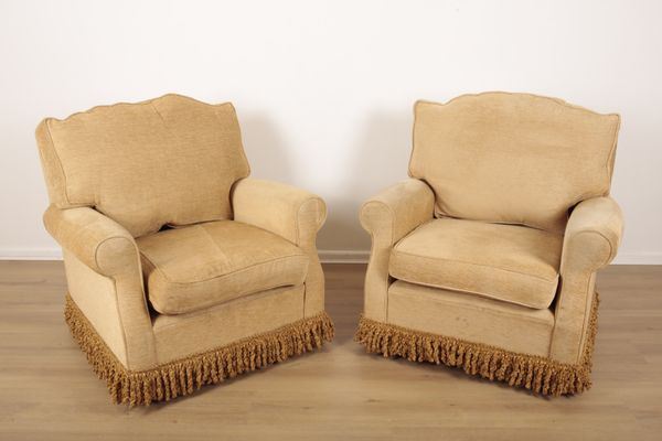 A PAIR OF LOUNGE ARMCHAIRS