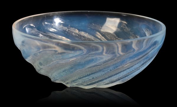 LALIQUE: A 'POISSONS' OPALESCENT GLASS BOWL