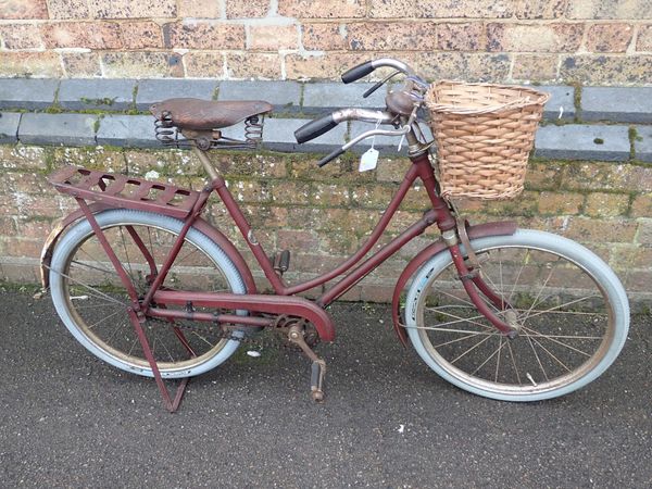 A VINTAGE SELFRIDGE'S CHILDS' BICYCLE