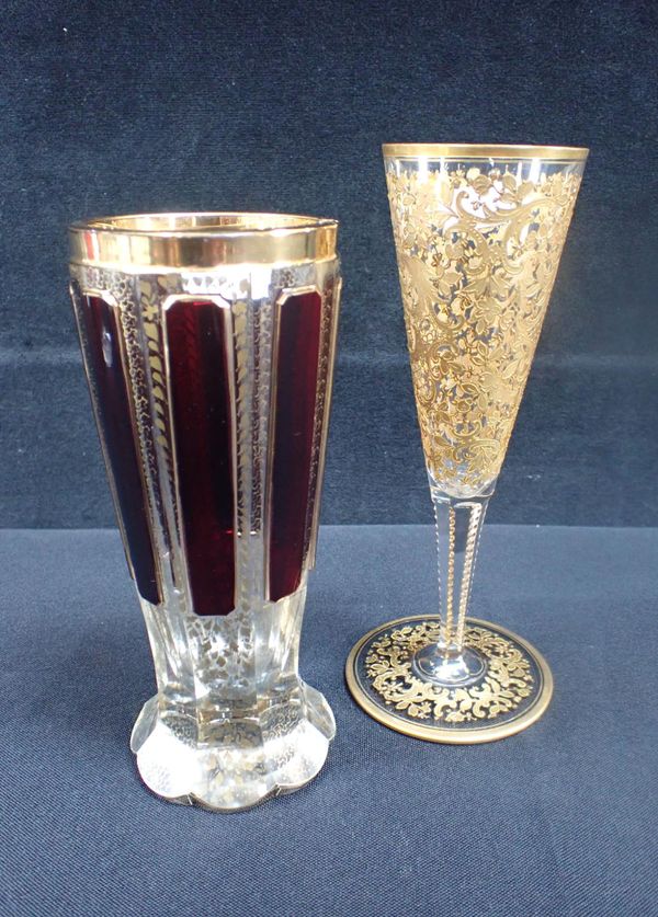 A 19th CENTURY CHAMPAGNE GLASS, IN THE STYLE OF LOBMEYR