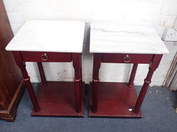 A PAIR OF WHITE MARBLE-TOPPED SIDE TABLES