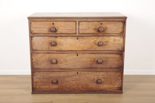 AN EARLY 19TH CENTURY MAHOGANY CHEST OF DRAWERS