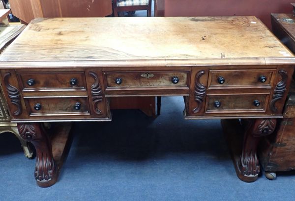 A VICTORIAN GRAINED AND FIGURED WALNUT DRESSING TABLE