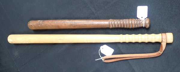 A VICTORIAN TRUNCHEON, 'CP' WITH A CROWN