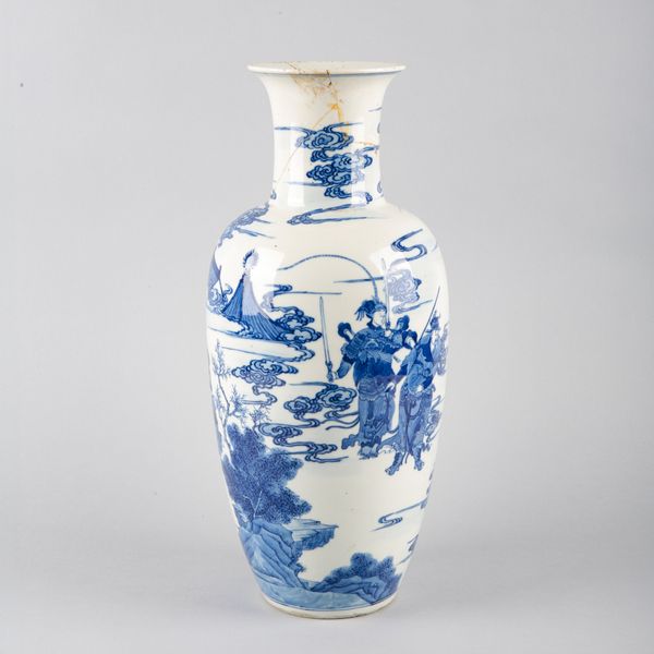 A CHINESE PORCELAIN BLUE AND WHITE BALUSTER VASE
