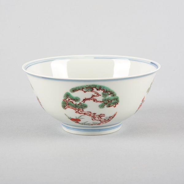 A CHINESE PORCELAIN FAMILLE VERTE BOWL