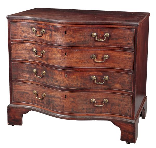 A GEORGE III MAHOGANY SERPENTINE CHEST OF DRAWERS