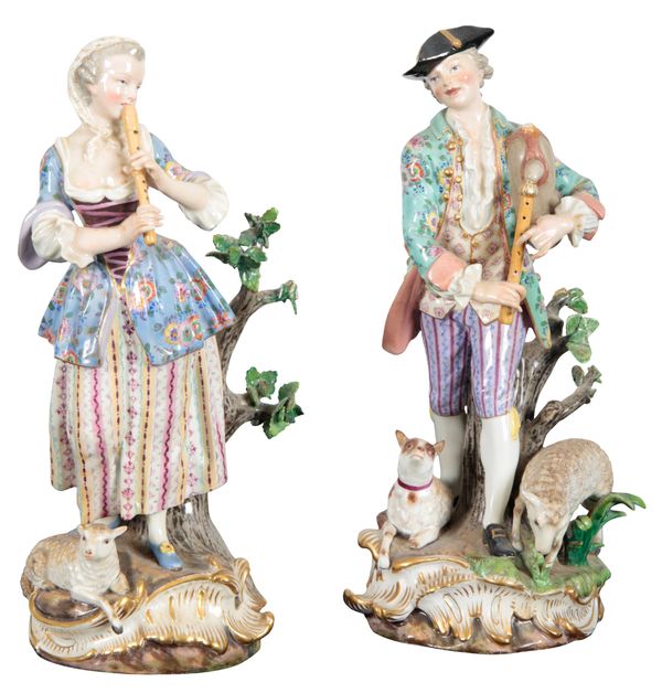 A PAIR OF MEISSEN PORCELAIN FIGURES