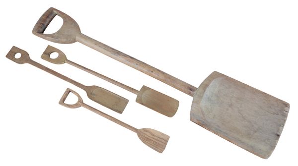 A BEECHWOOD MODEL SPADE