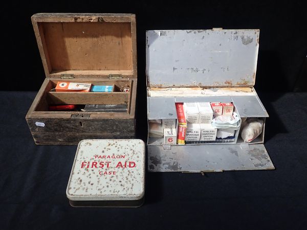 A ST JOHN'S AMBULANCE FIRST AID BOX