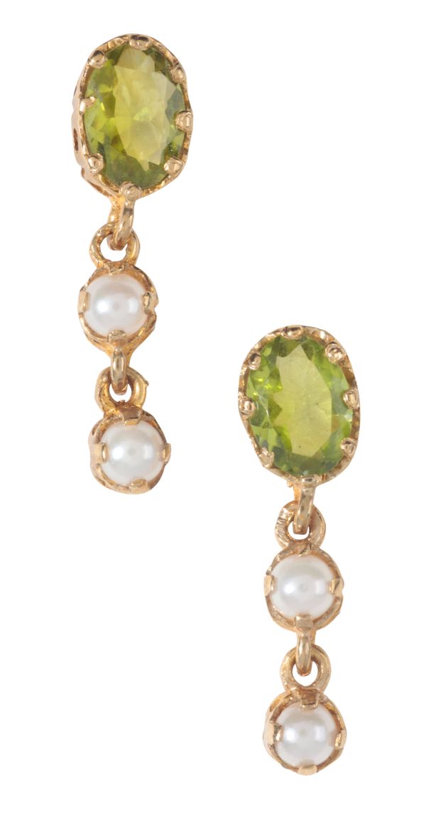 A PAIR OF PERIDOT DROP EARRINGS