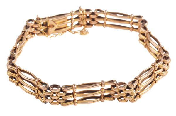 A 9CT GOLD GATE LINK BRACELET
