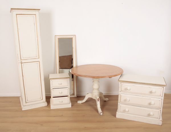 A ‘SHABBY CHIC’ CREAM FINISH FOUR PIECE BEDROOM SUITE