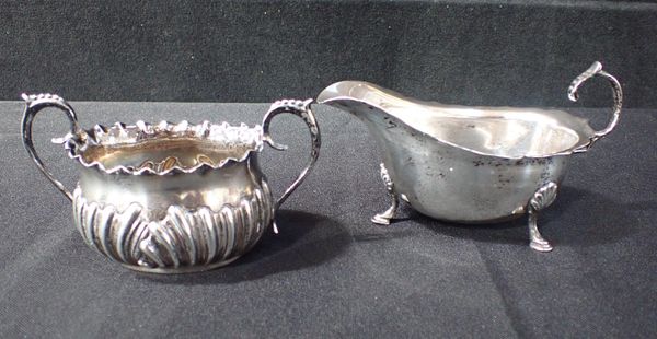 A SILVER SAUCE BOAT, BIRMINGHAM 1933